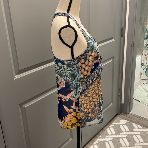 Lily White Gorgeous tank size XS - Picture 3 of 3